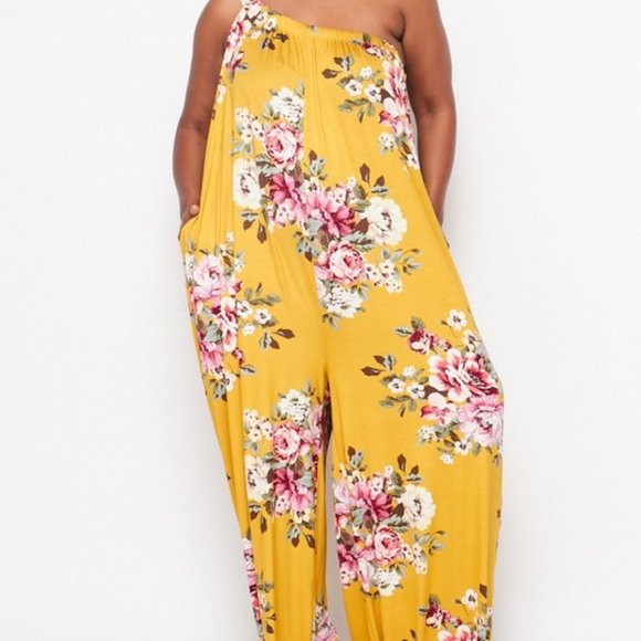 Floral print Beauty in a Jumpsuit - Picture 4 of 8